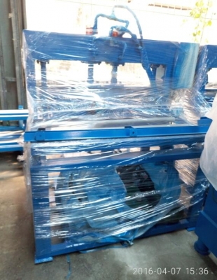 ขายเครื่องรีดลอนหลังคานำเข้าใหม่ 1 ชุด มี 3 เครื่อง รีดริมโค้ง รีดตรง รีดโค้ง ครบชุด modelYX23-760 ราคา 699,999 บาท