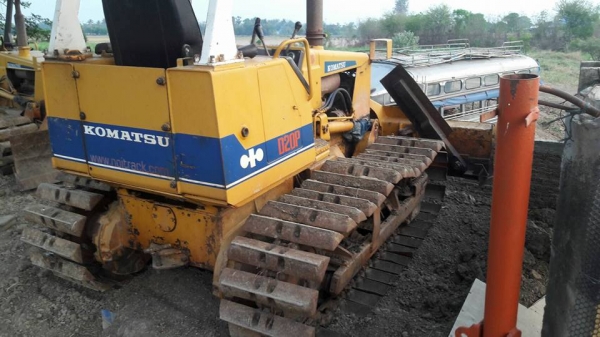 แทรกเตอร์ D20-6 พร้อมใช้ แทรกเตอร์ D20-6 พร้อมใช้