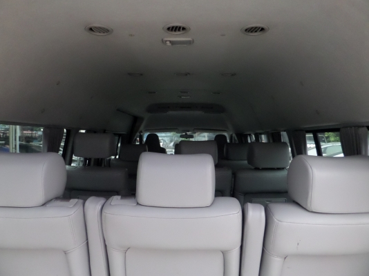 TOYOTA HIACE COMMUTER 2.5D4D MT ปี2011