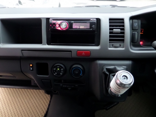 TOYOTA HIACE COMMUTER 2.5D4D MT ปี2011