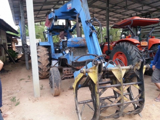 ขายรถคีบอ้อย FORD 6600 เสื้อลาย สภาพพร้อมใช้งาน สนใจโทร 090-8588220คุณนะ 093-3258446คุณบิว หรือเข้าดูสินค้าอื่นๆได้ที่ www.truck.in.th/498 หรือเพจFacebook ณรงค์ ซื้อขายรถมือสอง (เว็บไซต์ส่วนตัว) หรือFacebook คุณนะ รถบรรทุก