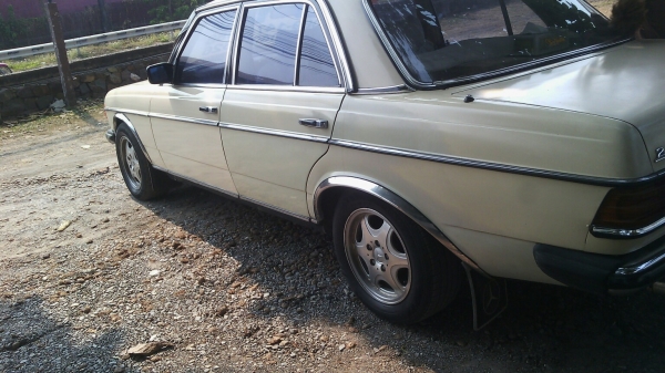 เบ้นซ์ 230e ปี1987 รถเดิมๆ
