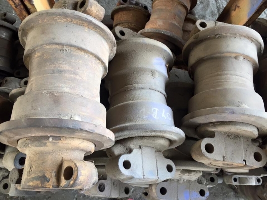 โรลเลอร์รถขุด kobelco SK907B เก่าญี่ปุ่น ราคา 2,000 บาท โรลเลอร์รถขุด kobelco SK907B เก่าญี่ปุ่น ราคา 2,000 บาท