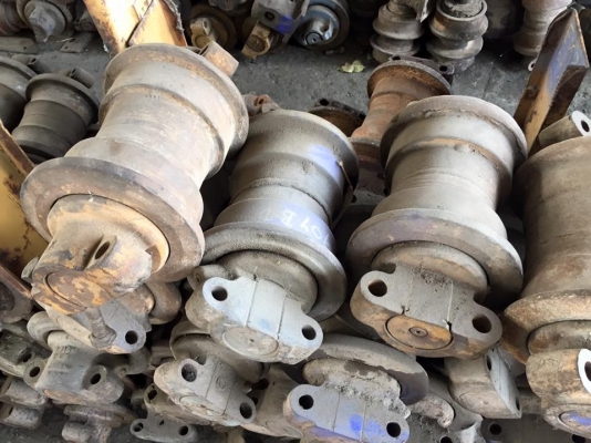 โรลเลอร์รถขุด kobelco SK907B เก่าญี่ปุ่น ราคา 2,000 บาท โรลเลอร์รถขุด kobelco SK907B เก่าญี่ปุ่น ราคา 2,000 บาท