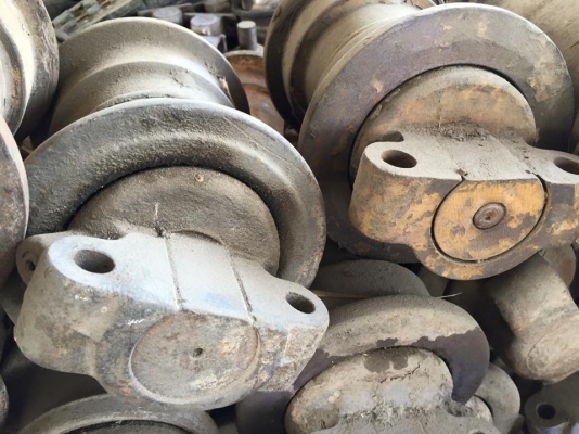 โรลเลอร์รถขุด kobelco SK907B เก่าญี่ปุ่น ราคา 2,000 บาท โรลเลอร์รถขุด kobelco SK907B เก่าญี่ปุ่น ราคา 2,000 บาท