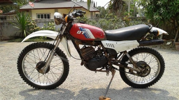 ขายโมโน125 มีเล่มทะเบียนไม่มีชุดโอนเครื่องพอใช้คันสตาร์ทคันเกียร์ไม่เชื่อมเหมาะไปปั้นต่อ ขาย 12500 บาท