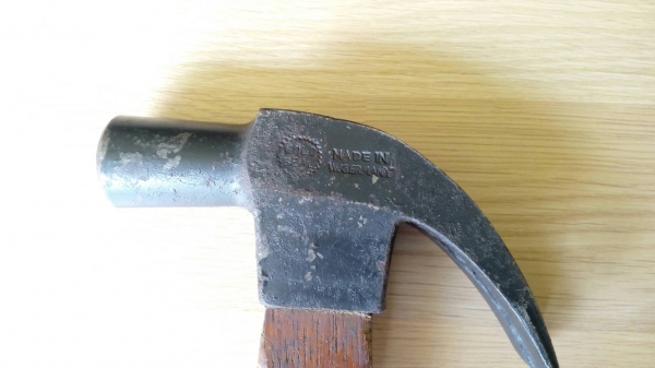 ขายค้อนเหรียญทองงานใหม่เก่าเก็บขนาด25mm. GOLD SEAL Made in W-Germany.