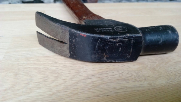 ขายค้อนเหรียญทองงานใหม่เก่าเก็บขนาด25mm. GOLD SEAL Made in W-Germany.