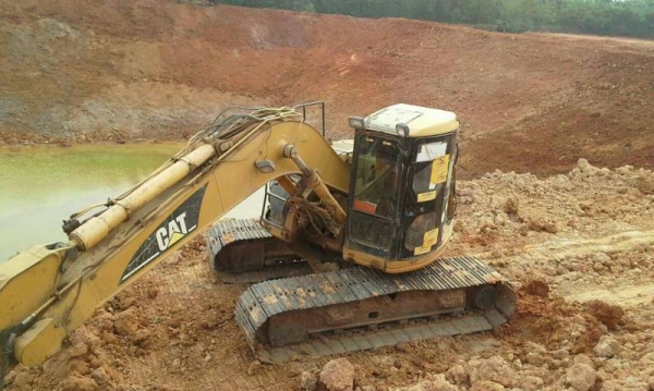 ขาย 750,000 CAT 313 Bเครื่องดีปั้มแรงเอกสารอินวอยท์ รถสวยพร้อมใช้ 090-772-3710 090-772-3708