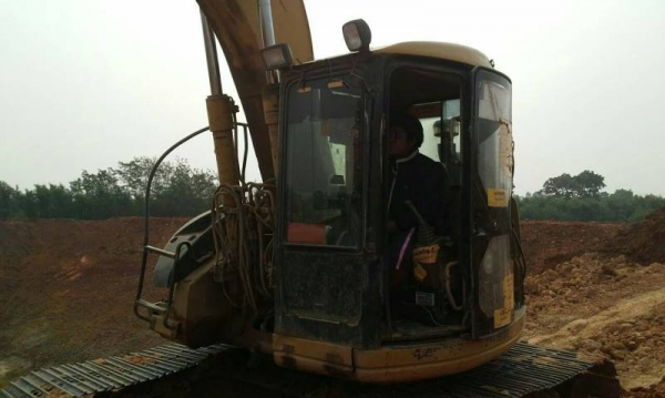 ขาย 750,000 CAT 313 Bเครื่องดีปั้มแรงเอกสารอินวอยท์ รถสวยพร้อมใช้ 090-772-3710 090-772-3708