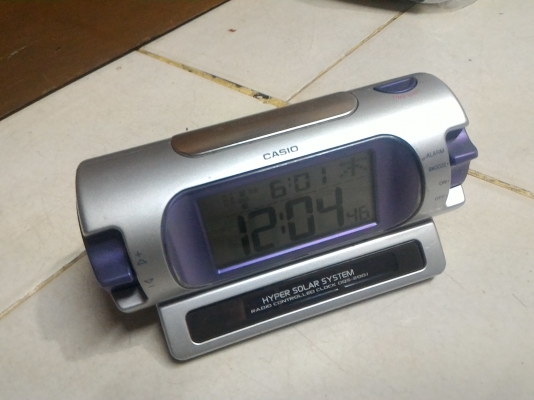 นาฬิกาดิจิตอลตั้งโต็ะ CASIO ตัวเลขใหญ่มองเห็นชัด ปลุกได้หลายช่วง มีลูกเล่นมาให้เยอะ ใช้พลังงานจากแสงได้ด้วย