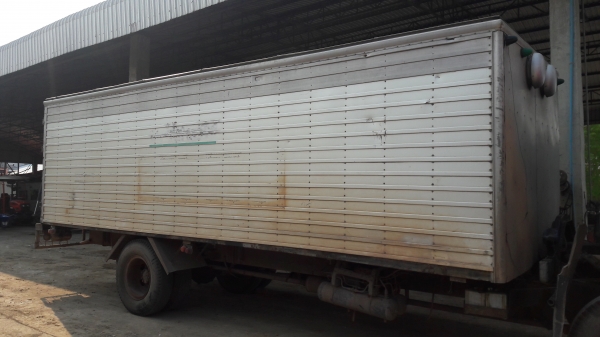 ตู้ ยาว 7.20 เมตร กว่าง 2.45 เมตร พื้นเหล็ก แผงข้างอลูมิเนียม สภาพพร้อมใช้