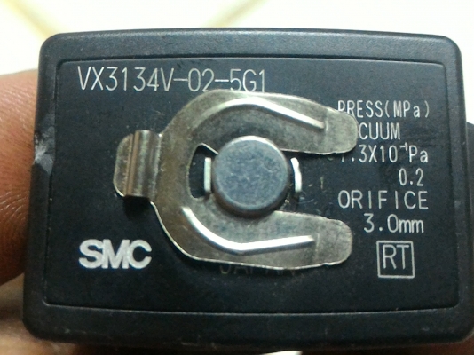 โซลินอยด์วาล์วยี่ห้อ SMC เอนกประสงค์ใช้ได้กับงานทุกประเภทขนาด 4 หุน 3 ทาง ใช้ไฟ 24 V.