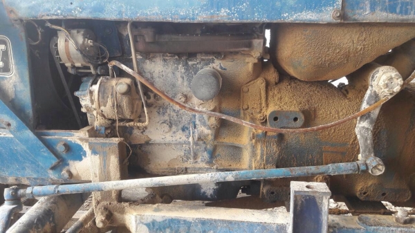 ขายรถไถ FORD 77 เดิมๆ ตามรุ่น ไม่มีอุปกรณ์ เอกสารซื้อขาย