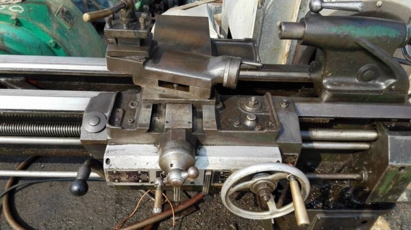 ** SOLD ** กลึงอังกฤษคาร์ดิฟ CARDIFF 8 ฟุต 3 เพลาเกียร์บล็อค 18 สปีด รู 2" ถอดคอม้าได้ ไฟ 380V ใช้งานได้ปกติครับ!!