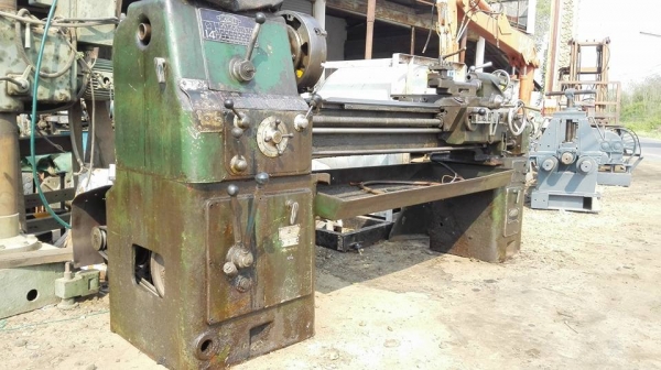 ** SOLD ** กลึงอังกฤษคาร์ดิฟ CARDIFF 8 ฟุต 3 เพลาเกียร์บล็อค 18 สปีด รู 2" ถอดคอม้าได้ ไฟ 380V ใช้งานได้ปกติครับ!!