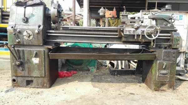 ** SOLD ** กลึงอังกฤษคาร์ดิฟ CARDIFF 8 ฟุต 3 เพลาเกียร์บล็อค 18 สปีด รู 2" ถอดคอม้าได้ ไฟ 380V ใช้งานได้ปกติครับ!!