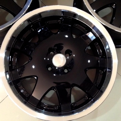 ล้อ17นิ้ว 4รู100 ET25 ล้นๆวัยรุ่นชอบ