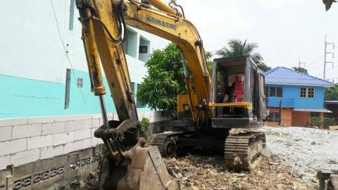 ขาย KOMATSU PC 120-2 สภาพสวยพร้อมใช้ ติดต่อ คุณ อ๊อฟ พิจิตร 086-737-9991