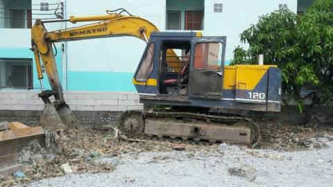 ขาย KOMATSU PC 120-2 สภาพสวยพร้อมใช้ ติดต่อ คุณ อ๊อฟ พิจิตร 086-737-9991 ขาย KOMATSU PC 120-2 สภาพสวยพร้อมใช้ ติดต่อ คุณ อ๊อฟ พิจิตร 086-737-9991