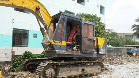 ขาย KOMATSU PC 120-2 สภาพสวยพร้อมใช้ ติดต่อ คุณ อ๊อฟ พิจิตร 086-737-9991 ขาย KOMATSU PC 120-2 สภาพสวยพร้อมใช้ ติดต่อ คุณ อ๊อฟ พิจิตร 086-737-9991