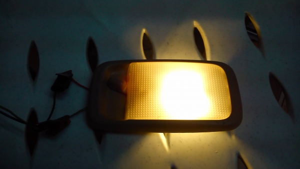 ไฟเพดานของรถ TOYOTA