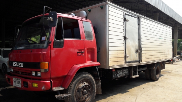 Isuzu เครื่องดี คัสซีสวย ทะเบียน ยาง เต็ม