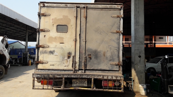 Isuzu เครื่องดี คัสซีสวย ทะเบียน ยาง เต็ม Isuzu เครื่องดี คัสซีสวย ทะเบียน ยาง เต็ม