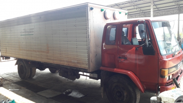 Isuzu เครื่องดี คัสซีสวย ทะเบียน ยาง เต็ม Isuzu เครื่องดี คัสซีสวย ทะเบียน ยาง เต็ม