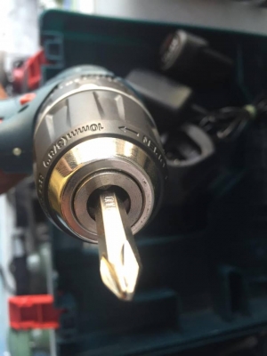 ขายสว่านกระแทกไร้สาย BOSCH มือสอง สภาพดีๆครับ