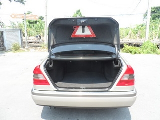 MERCEDES-BENZ C220 W202 2.2 AUTO ปี 1997 รถสวย ผู้หญิงใช้ T.086-527-9533