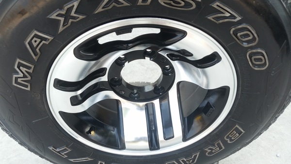 ขายล้อแม็กช์ 15 6รู กว้าง8 ET-5 ยาง30x10.5 4 ล้อ