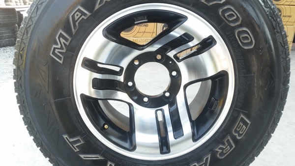 ขายล้อแม็กช์ 15 6รู กว้าง8 ET-5 ยาง30x10.5 4 ล้อ