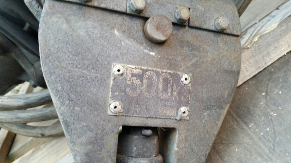 ขาย รอกวินช์ สลิงไฟฟ้า เก่าญี่ปุ่น ขนาด 500 กิโล ราคา 16,000 บาท เท่านั้นครับ