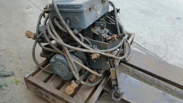 ขาย รอกวินช์ สลิงไฟฟ้า เก่าญี่ปุ่น ขนาด 500 กิโล ราคา 16,000 บาท เท่านั้นครับ