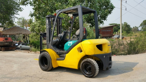 ขายด่วนรถยกKOMATSUดีเซล FD25-16ยก2.5ตันเสาสูง3เมตรยางหน้าคู้ชั่วโม่งทำงานน้อยรถนอกเพิ่งนำเข้ามายังไม่เคยใช้งานในเมืองไทยเลย