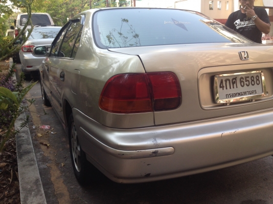 HONDA CIVIC ตาโต ปี 1996 สีทอง ไม่เคยติดเเก๊ส 1.6cc.เกียร์ออร์โต้ กระจกไฟฟ้า เบาะกำมะหยี่ ไม่มีชนหนัก ราคานี้ พร้อมใช้งาน
