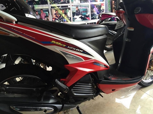 mio125 RR  สีแดงขาว เครื่องยนต์ 125 cc. ระบบคาบูร์ รถเครื่องดี แถม 4 รายการ