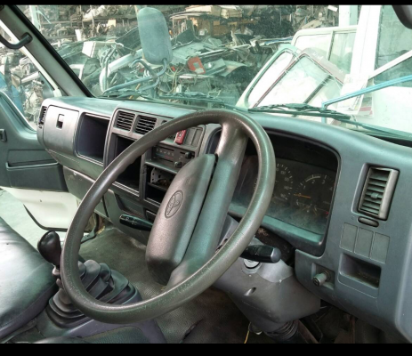 ขายหัวเก๋ง  โตโยต้า ไดน่าการ์ตูน สามใบปัด หัวกว้างสภาพสวย