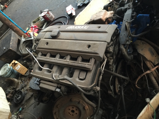 BMW528ia เครื่อง 6สุบ 2800ชีชี พร้อมเกียรออโต้ ถอดจากรถครับเครื่องยังดี