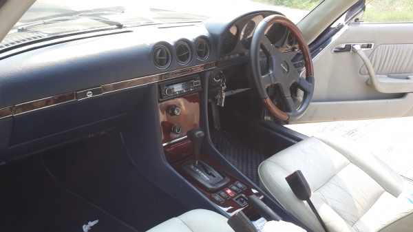 ขายBENZ-450-SLC-W107 สวยครับติดต่อดูรถได้