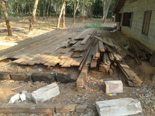 ขายไม้บ้านเก่ามีไม้ตะเคียน ไม้ตะเกา ไม้กะแบกประมาณ30ยก