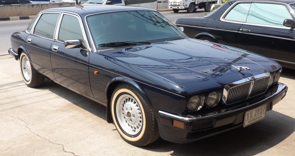 ขาย JAGUAR-ซีรี่4-ปี93 สวย-สดมากๆทุกจุดทั้งภายนอก-ภายใน