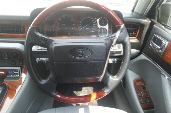 ขาย JAGUAR-ซีรี่4-ปี93 สวย-สดมากๆทุกจุดทั้งภายนอก-ภายใน ขาย JAGUAR-ซีรี่4-ปี93 สวย-สดมากๆทุกจุดทั้งภายนอก-ภายใน