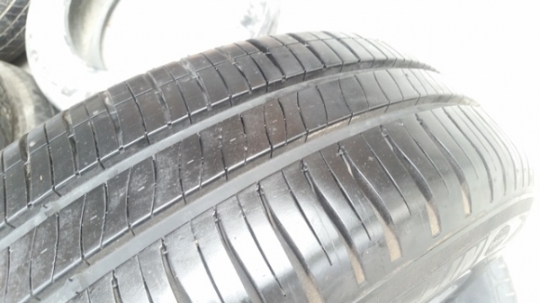 ขายล้อแม็กHONDA JAZZขอบ15(สีกัล)ยางปี13 4 เส้น