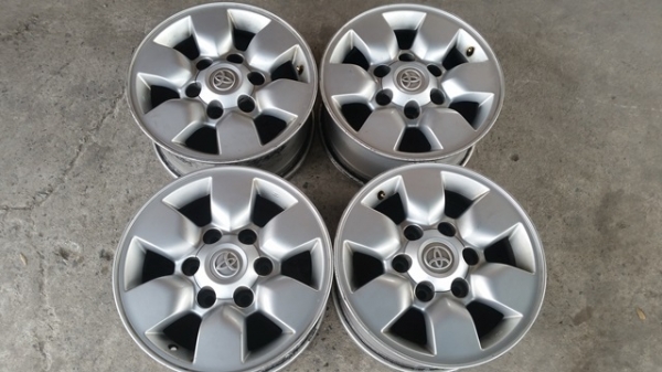 ขายล้อ TOYOTA PRERUNNER ขอบ15 4 ล้อ