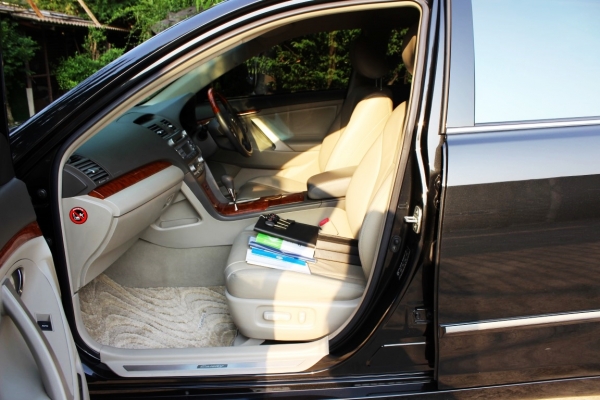 2010 TOYOTA CAMRY 2.0 G AIRBAG-ABS AT สีดำไมล์น้อย