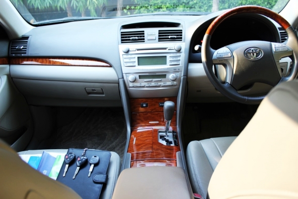 2010 TOYOTA CAMRY 2.0 G AIRBAG-ABS AT สีดำไมล์น้อย
