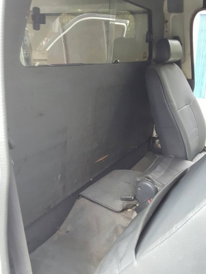 รถตู้บรรกทุก ปี2004 สีเดิมไม่มีชนหนัก เครื่องเดิม3.0ดีเซลแน่น รถตู้บรรกทุก ปี2004 สีเดิมไม่มีชนหนัก เครื่องเดิม3.0ดีเซลแน่น