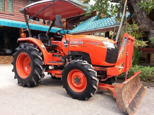 คูโบต้า L3608 4 WD พร้อมใบมีดตราช้าง ทำงาน 710 ชั่วโมง สภาพดีมากๆเดิมๆจากโรงงาน
